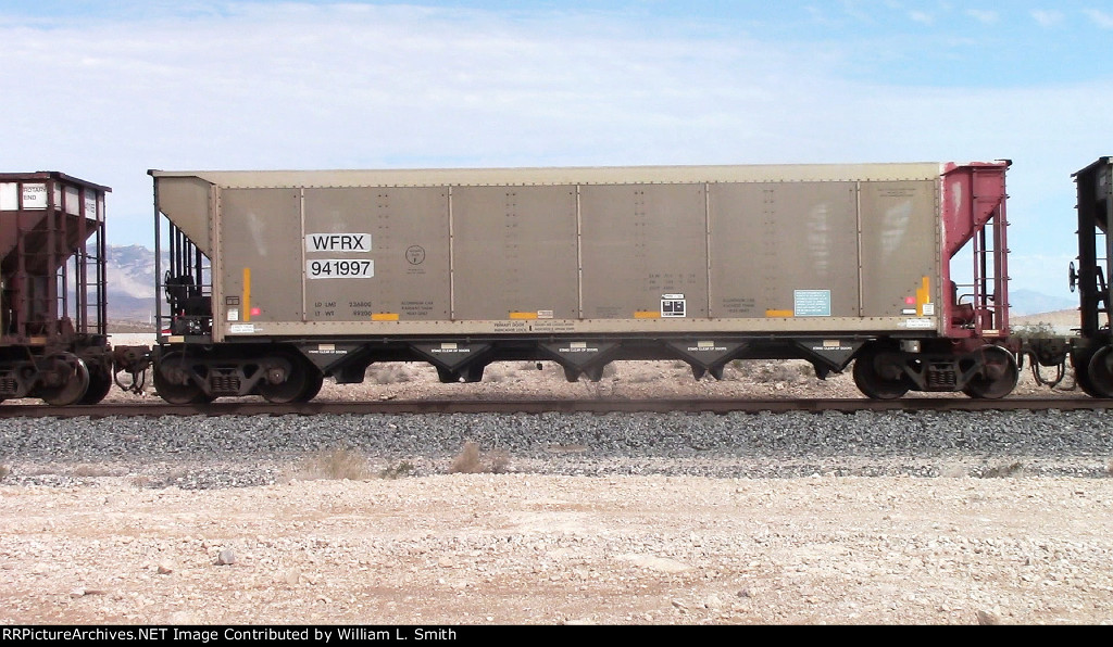 EB Unit Empty Hooper Frt at Erie NV  07-28-2022 -37